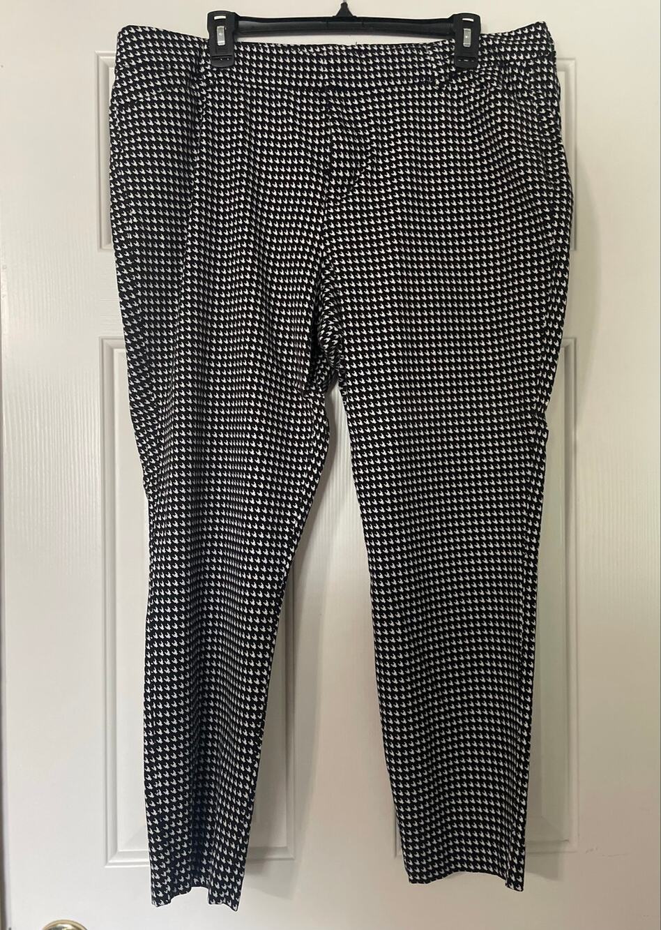 Old Navy Pixie Cropped Pants